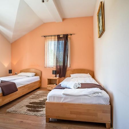 Garni Hotel Mali Predah Knjazevac Kültér fotó