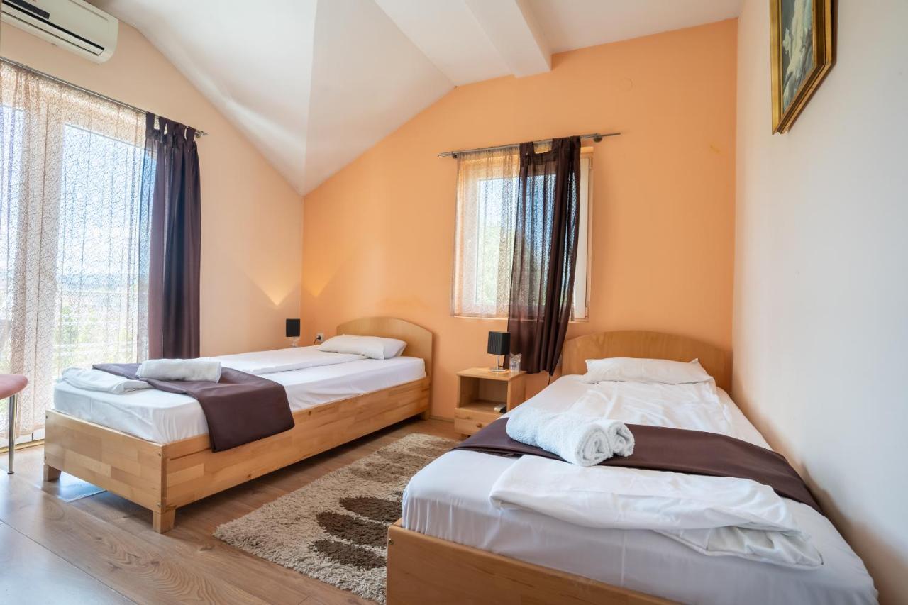 Garni Hotel Mali Predah Knjazevac Kültér fotó