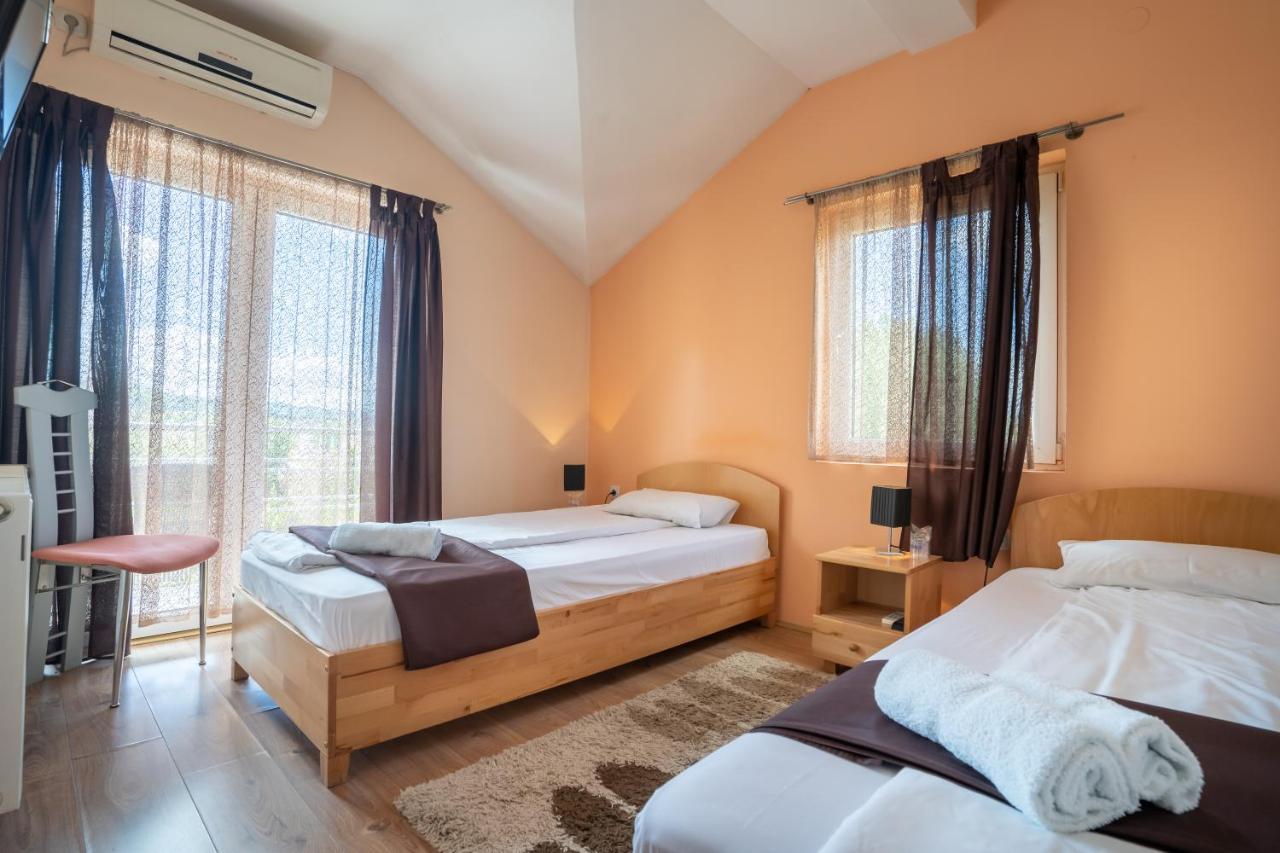 Garni Hotel Mali Predah Knjazevac Kültér fotó