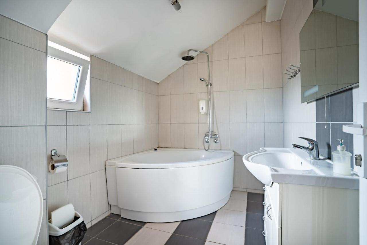 Garni Hotel Mali Predah Knjazevac Kültér fotó